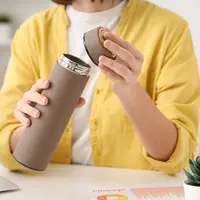 Ilustrasi tumbler yang sering digunakan gen z/copyright depositphotos/serezniy