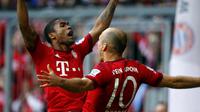 Video highlights 5 gol terbaik Bundesliga Jerman pekan ke-12. Douglas Costa menyumbang 1 gol kala jumpa Stuttgart.