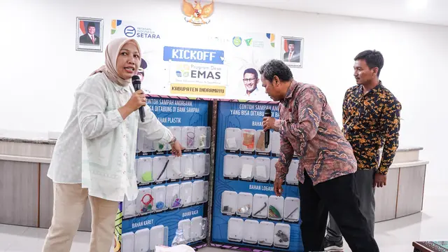 Kabupaten Indramayu memiliki kekayaan komoditas lokal dalam usaha UMKM, seperti mangga dan olahan hasil perikanan yaitu kerupuk.