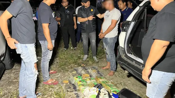Kejar-kejaran di Jalan Lintas Sumatra, Polisi Tabrak Mobil Kurir Sabu 24 Kg