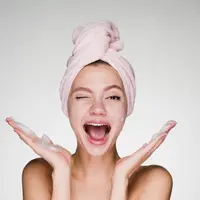 Ilustrasi cuci muka/copyright shutterstock