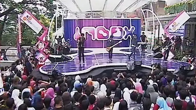 [VIDEO] Esta Band - Pergilah Cinta