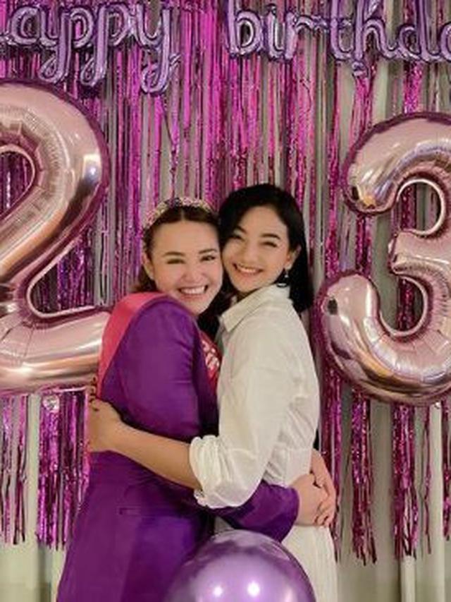 6 Potret Ulang Tahun Amanda Manopo yang ke-22 Tahun, Tenteng Tas Ditaksir Seharga Mobil