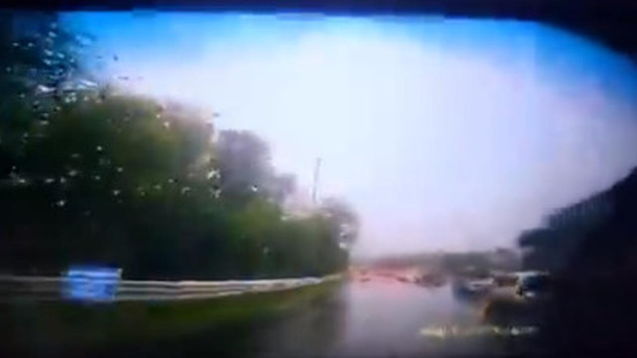 Detik-detik Kecelakaan Beruntun Tol Cipularang