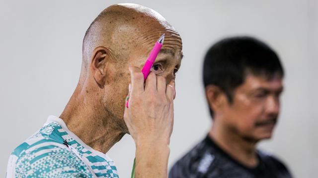 Foto: Kesibukan Coach Satoru Mochizuki saat Pimpin Langsung Latihan Timnas Indonesia Putri U-17