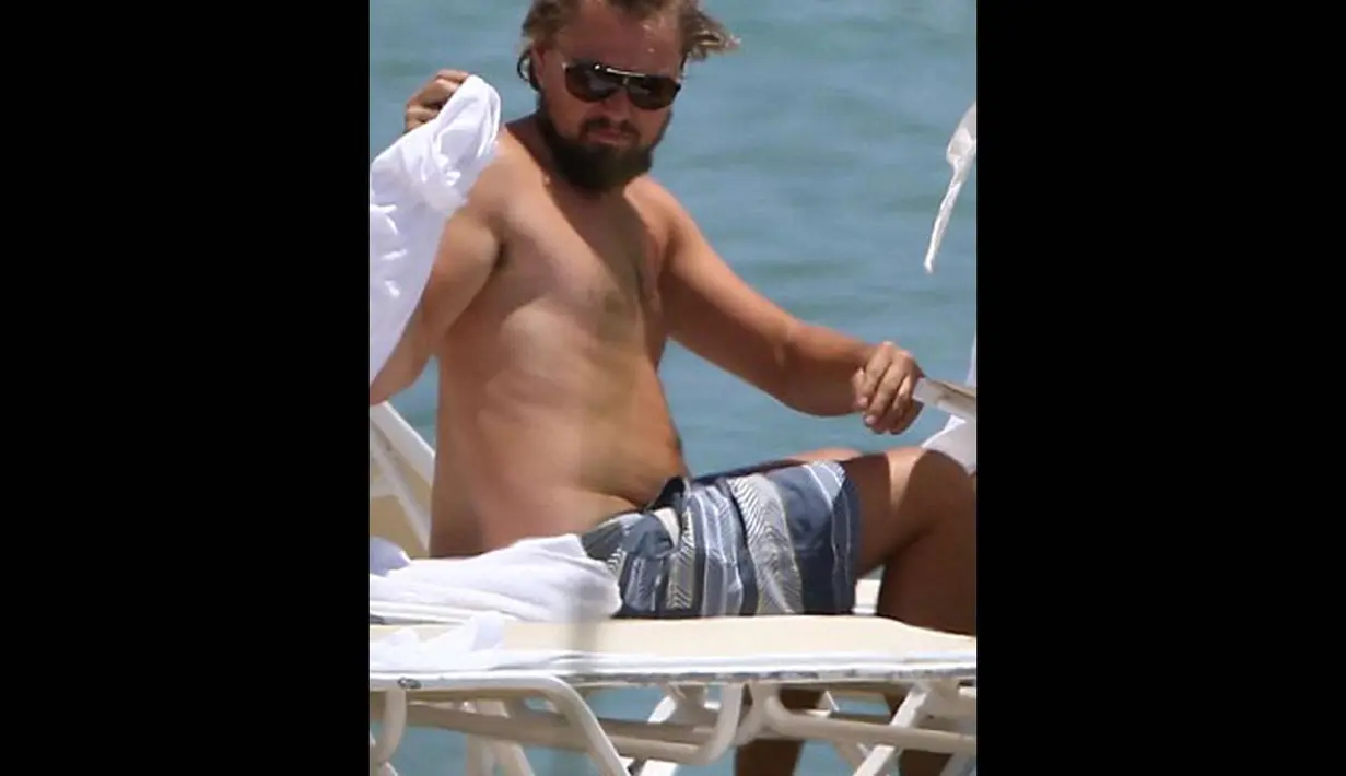 Tampang Leonardo  yang brewok membuat yang melihatnya pangling. Ditambah perutnya yang terlihat sedikit buncit (Dailymail.co.uk)
