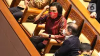 Menteri Keuangan Sri Mulyani (kedua kanan) dan Menteri PPN/Kepala Bappenas Suharso Monoarfa menghadiri Rapat Paripurna di Kompleks Parlemen, Senayan, Jakarta, Selasa (25/5/2021). (Liputan6.com/Angga Yuniar)