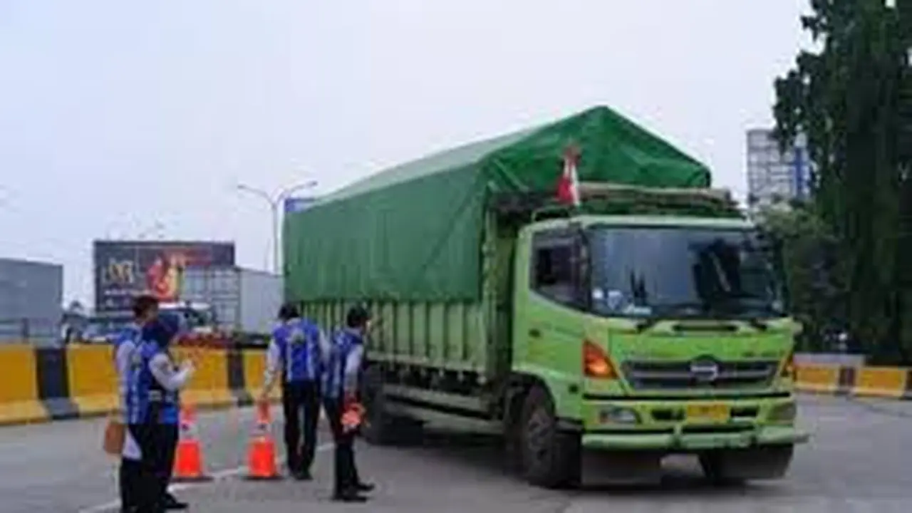 Kendaraan pengangkut barang dibatasi saat Natal dan Tahun Baru 2025 (Istimewa)
