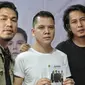 (kiri-kanan), Personil Band Armada Rizal Armada, Adit, dan Mai  saat meluncurkan album terbaru  'Dengerin Abang Spesial Edition' di kawasan Kemang, Jakarta, Rabu (15/8). (Liputan6.com/Faizal Fanani)