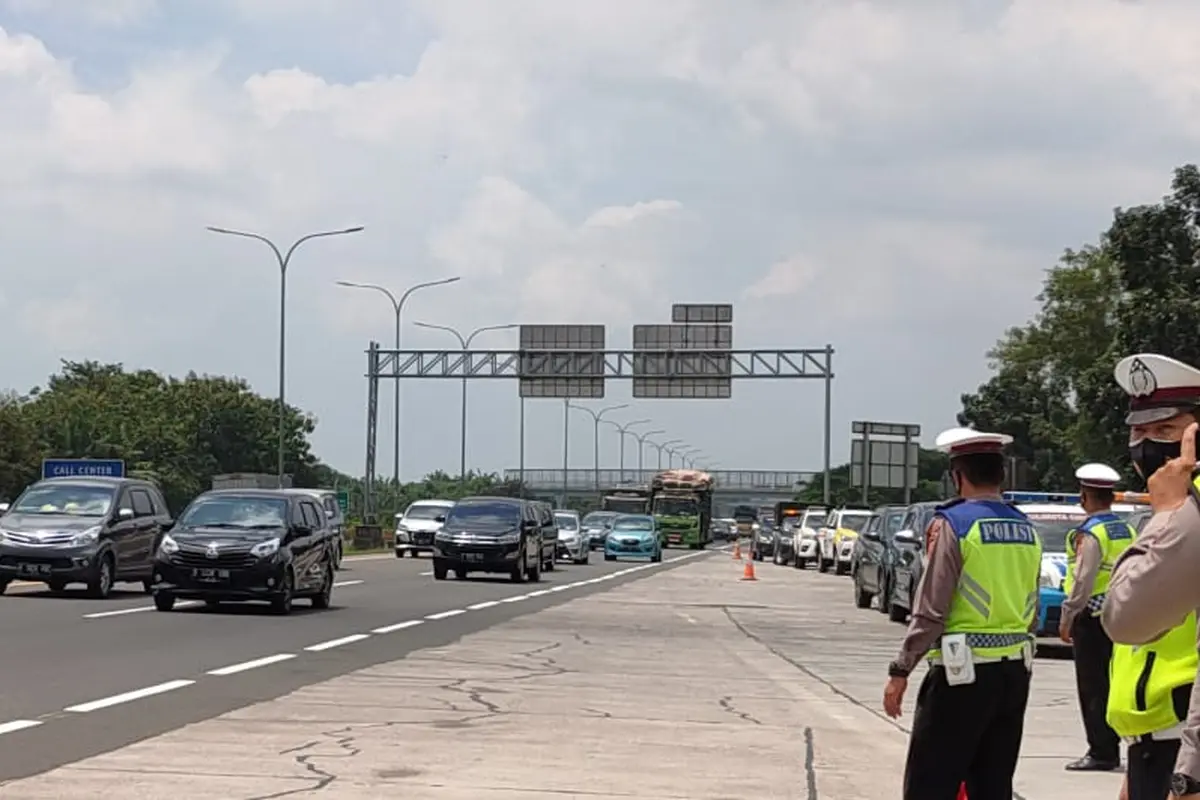 Jalur Pantura Padat Saat Puncak Arus Balik Libur Paskah