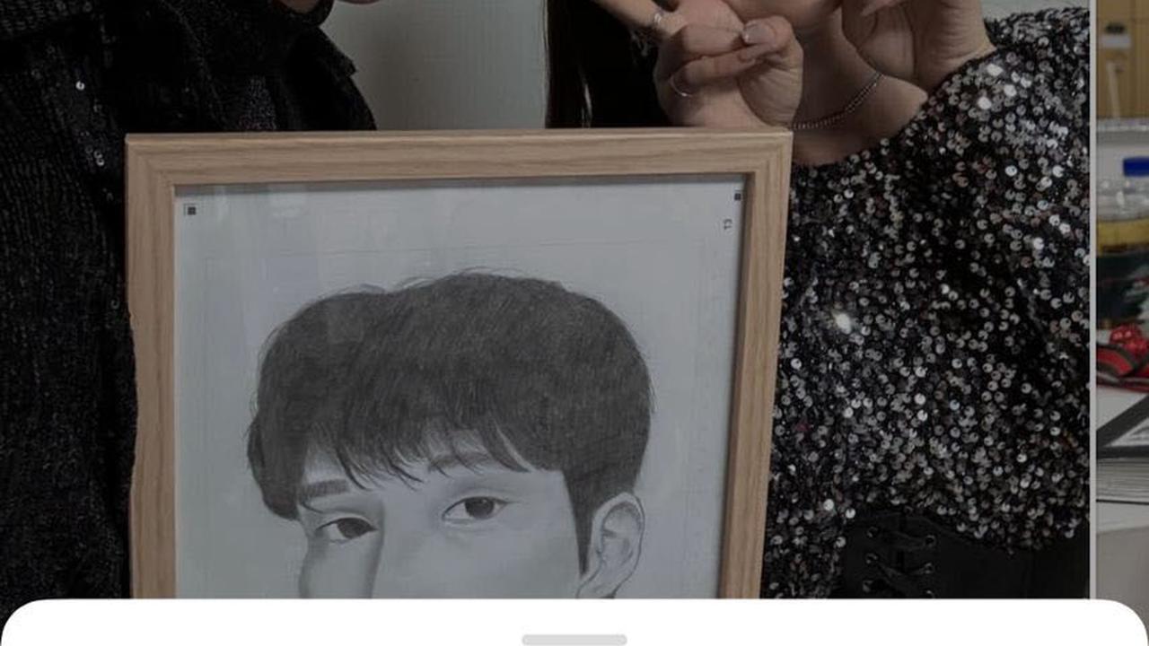 Reaksi positif dari netizen atas kolaborasi Lady Rara dan Hyuk dalam DANGDUT KPOP 29THER tidak hanya berupa pujian, tetapi juga menciptakan pertanyaan jenaka mengenai kemampuan Lady Rara. Sebuah netizen menanyakan apakah ada hal yang tidak bisa dilakukan 