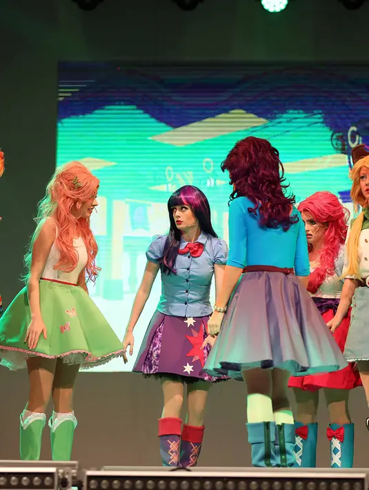 "Ini kebanggaan bisa memproduseri dan mempresentingkan My Little Pony Musical. Indonesia punya potensi di Asia Pasifik untuk jadi pusat budaya baru," ujar Mervi Sumali, produser pementasan di Gandaria City, Kamis (10/11). (Nurwahyunan/Bintang.com)