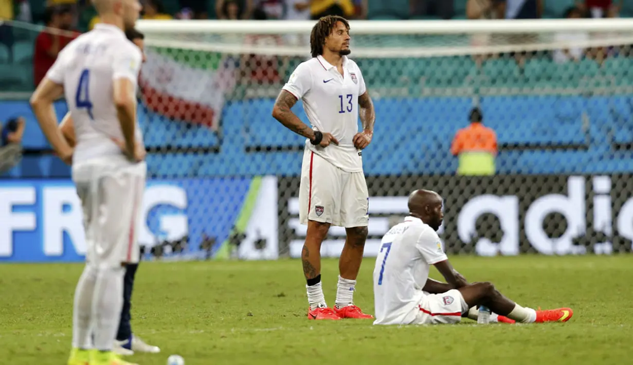 Ekspresi pemain Timnas AS usai dikalahkan Belgia 1-2 di laga 16 besar Piala Dunia 2014 di Stadion Fonte Nova, Salvador, (2/7/2014). (REUTERS/Marcos Brindicci)