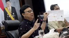 Tjahjo Kumolo saat menghadiri agenda prioritas Kemendagri tahun 2015 & 2016, Jakarta, Selasa (6/1/2015). (Liputan6.com/Faizal Fanani)