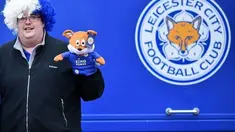Beragam dukungan unik diberikan oleh warga kota Leicester menjelang laga Leicester City vs Manchester United pada hari Minggu (1/5/2016). Leicester hanya butuh 1 poin untuk menjadi juara Premier League. 