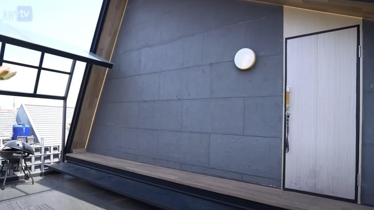 7 Potret Studio Ello yang Berada di Rooftop Rumah, Desain Mirip Rumah Panggung - Jadi Tempat Berkarya