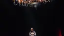 Meski konsep panggung tak begitu megah, namun suara merdu Raisa menjadi daya tarik yang begitu kuat dalam konser perdananya "Pameran Utama Live in Concert" di Istora Senayan, Jakarta, Minggu (24/5/2015). (Liputan6.com/Panji Diksana)