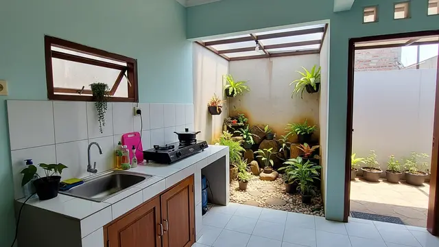 Dapur Mini dengan Taman Kering di Sudut Cahaya