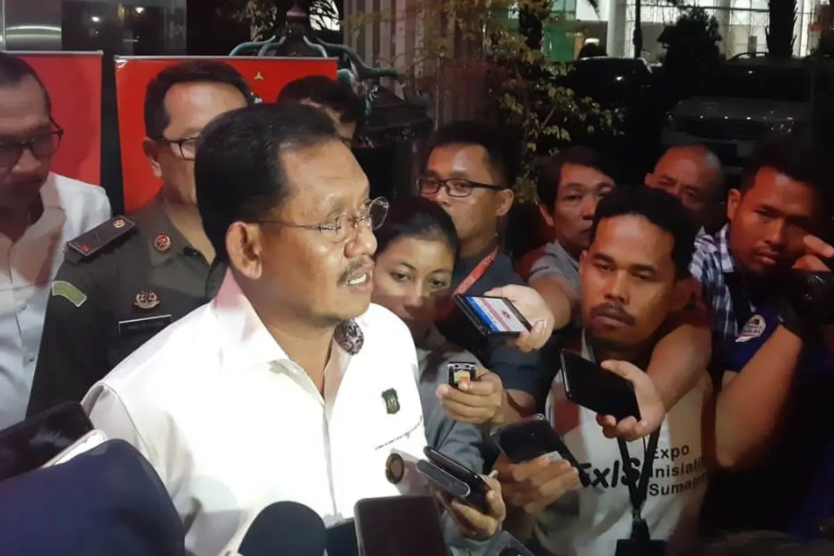 Jaksa Agung Muda Tindak Pidana Khusus Adi Toegarisman, di Kejaksaan Agung, Selasa (14/1/2020)
