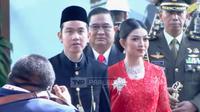 Wakil Presiden terpilih Gibran Rakabuming Raka bersama dengan istri Selvi Ananda tiba di Kompleks MPR/DPR jelang pelantikan. (Istimewa)