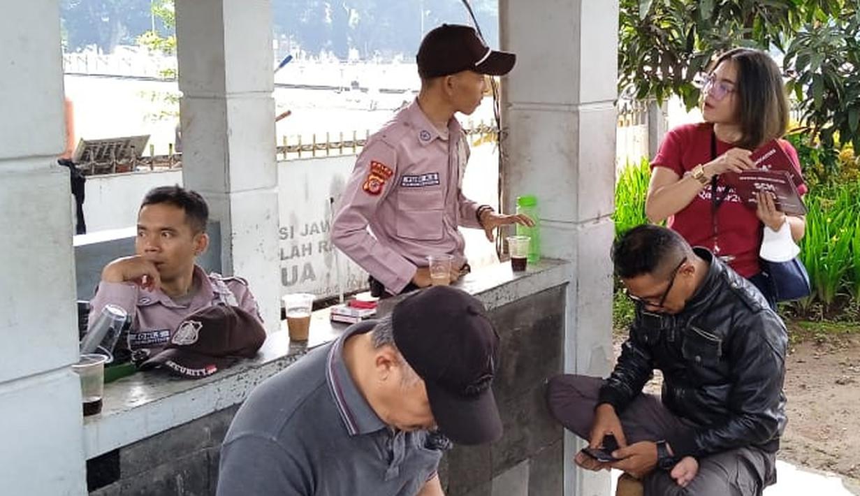 <p>Sejumlah Limited Edition Merchandise Piala Dunia persembahan SCM Grup akan diberikan kepada masyarakat yang beruntung. (Procomm Surya Citra Media)</p>