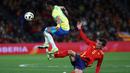 Brasil baru bisa memperpendek ketertinggalan pada menit ke-40 setelah Rodrygo mampu membobol gawang Spanyol yang dikawal Unai Simon. (Pierre-Philippe MARCOU/AFP)