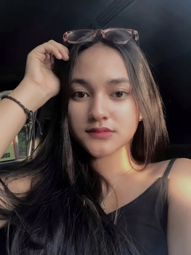 6 Potret Selma Contana Selebgram yang Disebut Mirip Syifa Hadju, Bak Saudara Kembar