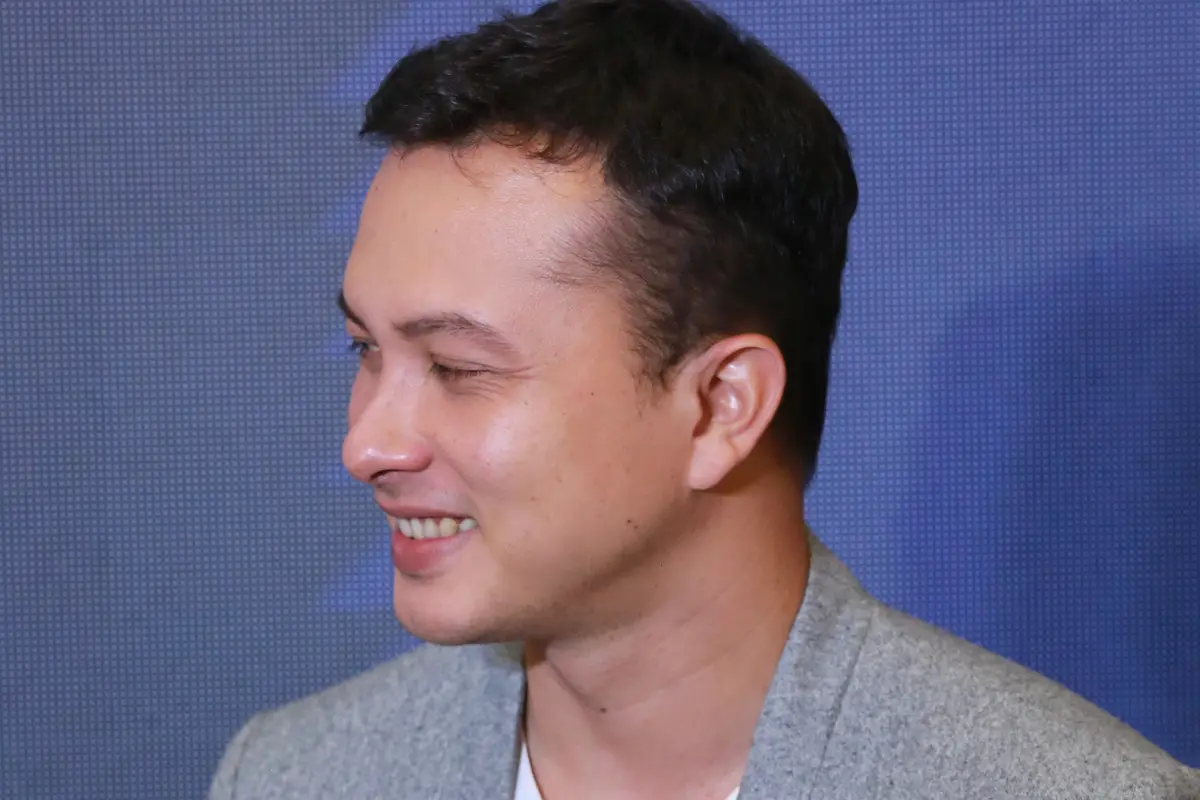 Tren Bros di Tahun 2024 Dipopulerkan Nicholas Saputra