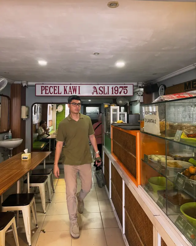 Mampir Makan Pecel Kawi