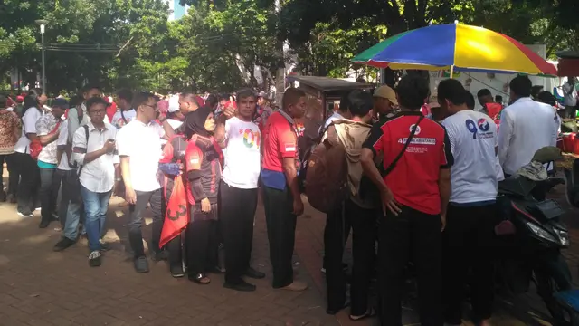 Pendukung Capres Jokowi di kawasan Parkir Timur Senayan, Jakarta