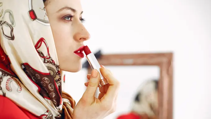 10 Inspirasi Makeup Warna Netral untuk Acara Buka Puasa Ramadan, Elegan dan Tahan Lama