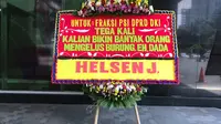 Karangan bunga untuk Fraksi PSI dari warga usai membongkar usulan tak wajar di anggaran DKI Jakarta. (Liputan6.com/Ika Defianti)