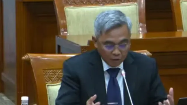 Calon Pimpinan (Capim) Komisi Pemberantasan Korupsi (KPK) Setyo Budianto saat mengikuti uji kelayakan atau fit and proper test di hadapan Komisi III DPR RI.