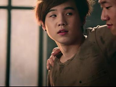 Suga BTS dalam video klip I'm da One dari Jo Kwon. (Tangkapan layar YouTube/ HYBE LABELS)