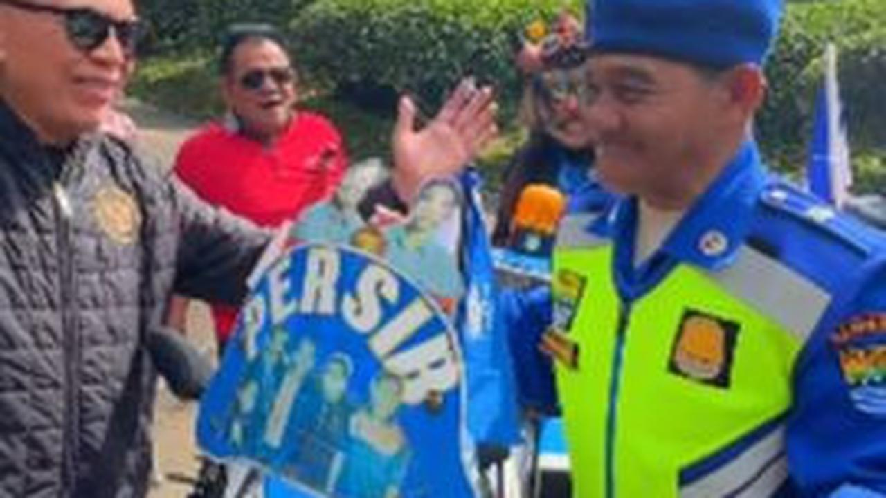 "‘Jenderal Rukandi’ begitu bobotoh mengenal dan menyapa dirinya, bagi beliau meskipun tahun ini belum tuntas sepenuhnya tetapi telah memberikan makna yang mendalam," tulis Iwan dalam salah satu unggahannya pada akun Instagram @mochamadiriawan84.