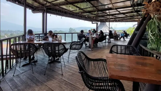 Rekomendasi Tempat Makan Dekat Dusun Semilir