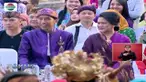 Saat Karnaval Kemerdekaan Pesona Parahyangan 2017, Jokowi memegang kujang yang merupakan simbol satria pemimpin bangsa. 