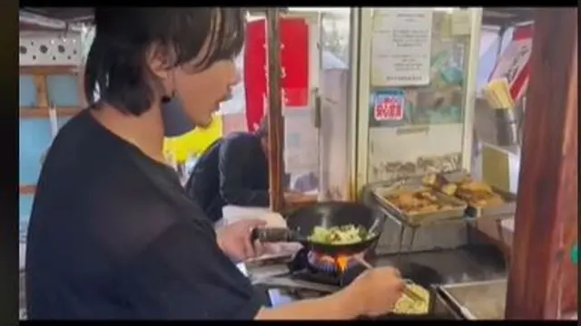 Viral Penjual Makanan di Jepang Bangun Tenda sampai Layani Pelanggan Sendiri.