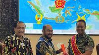 Jenderal Andika Perkasa menerima penghargaan Nawacita Award 2022 (Doc: Istimewa)