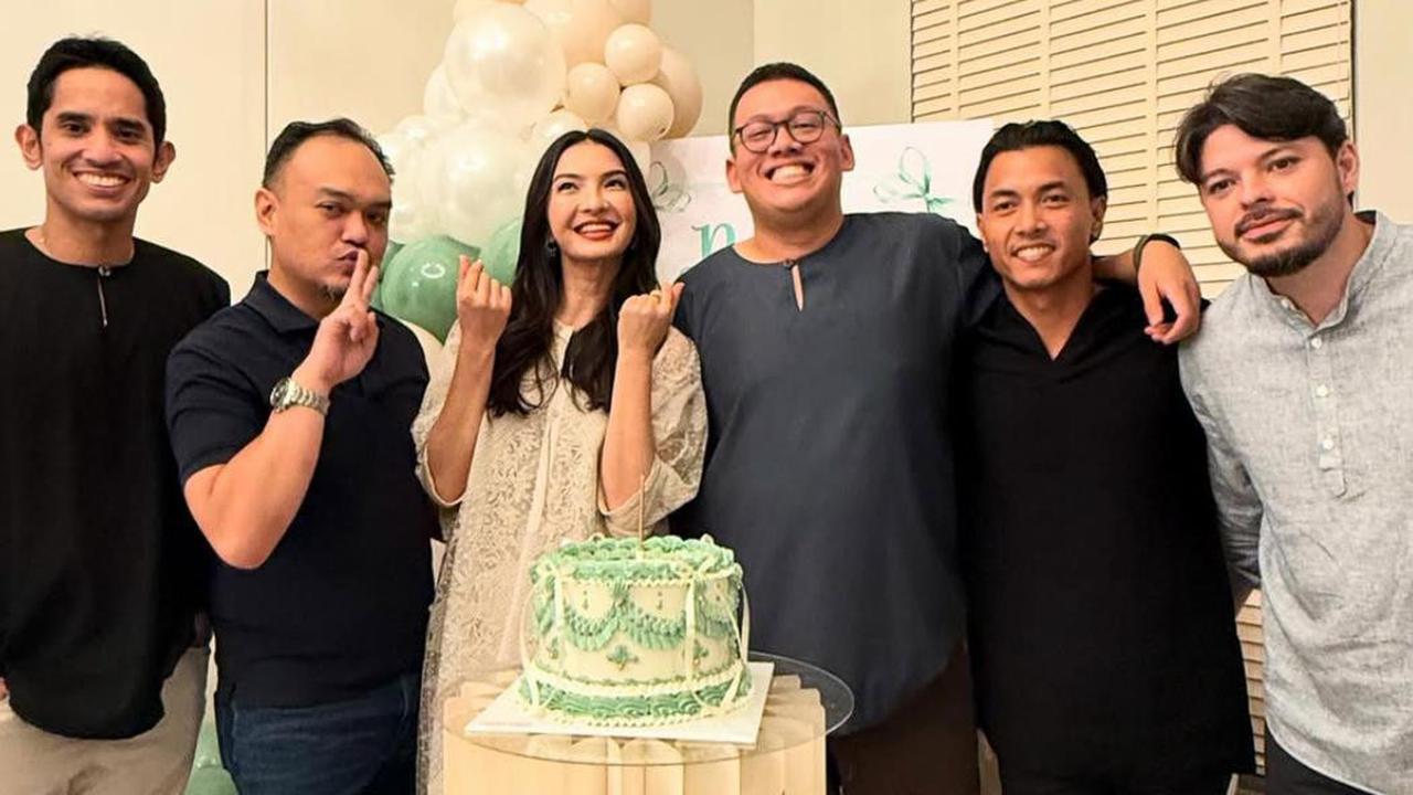 7 Potret Raline Shah Rayakan Ulang Tahun ke-40 di Malaysia dengan Nuansa Buka Puasa, Ini Momen Harunya