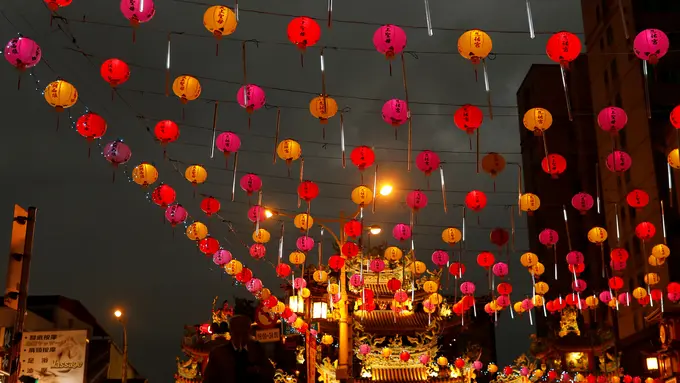 Bintang 5: Klenteng Tertua, Perayaan Imlek, Hal Tabu