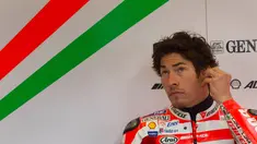 Mantan juara dunia MotoGP asal Amerika Serikat sekaligus rider Red Bull Honda WorldSBK, Nicky Hayden, meninggal dunia dengan usia 35 tahun pada Senin (22/5) atau lima hari setelah dirinya terlibat kecelakaan berat. (AP Photo / Miguel Angel Morenatti)