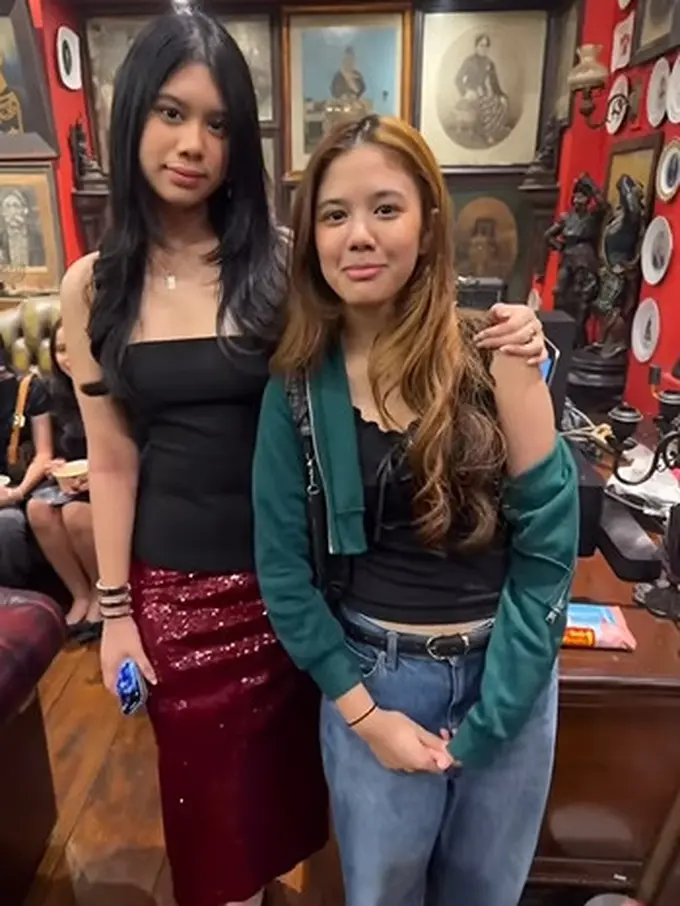 Tampilan Stylish Almira Tunggadewi Yudhoyono Bertemu Kembarannya, Safeea Ahmad, Pakai Jam Tangan Mewah Bvlgari Rp149jutaan