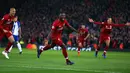 Gelandang Liverpool, Naby Keita (tengah) berselebrasi setelah mencetak gol ke gawang Porto dalam leg pertama perempat final Liga Champions di Stadion Anfield, Rabu (10/4/2019). Liverpool sukses mengalahkan Porto 2-0 melalui sumbangan Naby Keita dan Robert