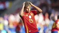 Ekspresi pemain Spanyol, Lamine Yamal, saat membuang kesempatan saat menghadapi Kroasia pada laga perdana Grup B Piala Eropa 2024 di Olympiastadion, Berlin, Jerman, Sabtu (15/5/2024). (Sebastian Christoph Gollnow/dpa via AP)