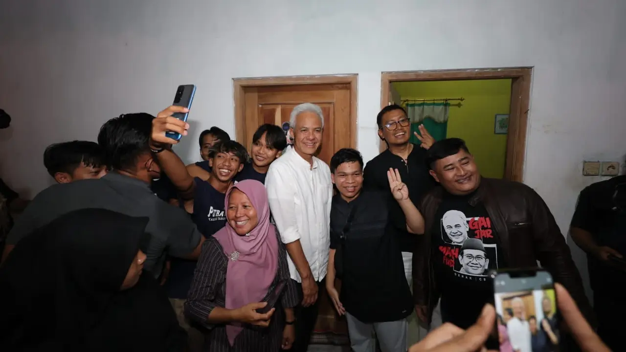 Capres nomor urut 3 Ganjar Pranowo saat kampanye di Dukuh Peloksari, Desa Senting, Kecamatan Sambi, Kabupaten Boyolali. (Tim Media Ganjar Pranowo)