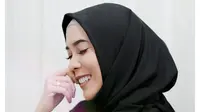 Mengenakan Hijab, Fitri Tropica Ungkap Ketakutannya