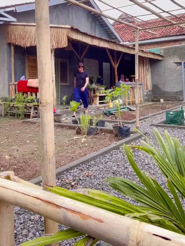 Potret Dapur Boby Tince di Kampung