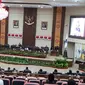 Sidang paripurna itu didahului dengan pembacaan putusan oleh Ketua BK DPRD Sulut Sandra Rondonuwu.