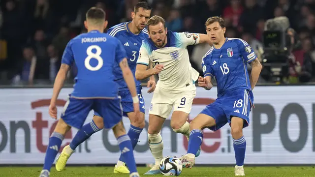 Foto: Timnas Inggris Sukses Pertahankan Kemenangan atas Italia Melalui 10 Pemain di Kualfikasi Euro 2024